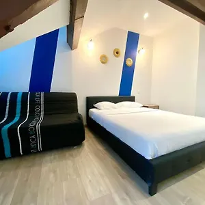 https://residence-des-celestins-le-seize-centre-vichy.hotels-rhonealpes.com